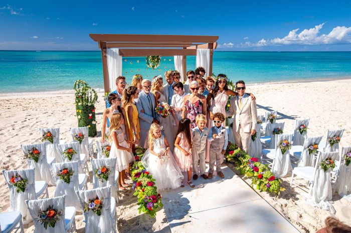 Beach Wedding Dress Code A Guests Guide